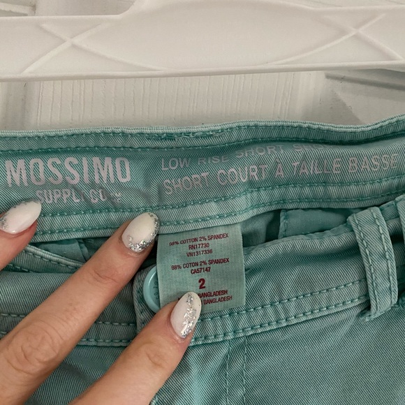 Low rise short shorts - Picture 3 of 3